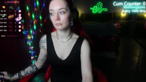 Snapshot of max_phoenix chatting on March 8, 5:41 pm Max online show from March 8, 5:41 pm