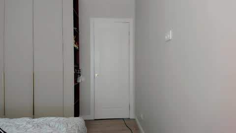 Mia online show from March 2, 7:15 am