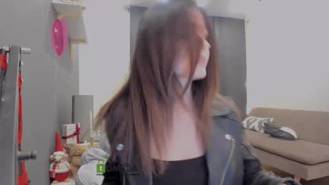 Maya online show from February 21, 3:02 pm