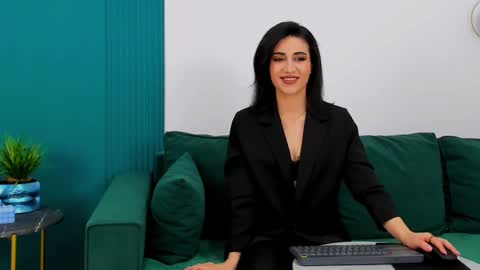 Maya online show from February 21, 2:27 pm