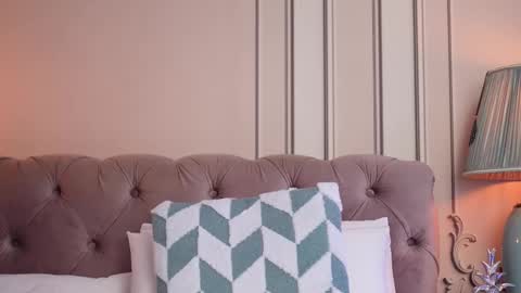 MayaVixxen online show from December 3, 4:48 am