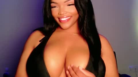 MayBabi online show from March 6, 3:18 pm