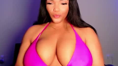 MayBabi online show from March 18, 12:37 am