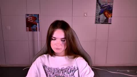 maybloom_ online show from November 27, 4:54 pm