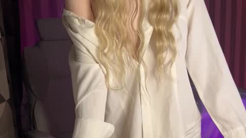 mayvi_cold online show from September 16, 8:28 pm