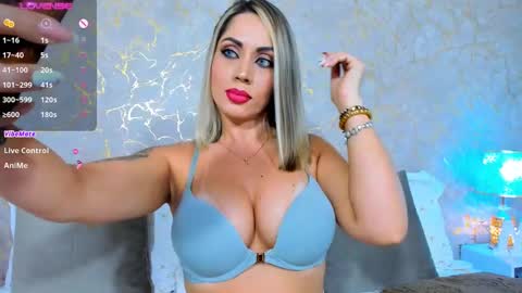Snapshot of megan_clarck_ chatting on December 22, 3:11 am Puedes llamarme angy online show from December 22, 3:11 am