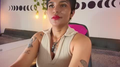 megan_hottts online show from January 7, 6:44 pm
