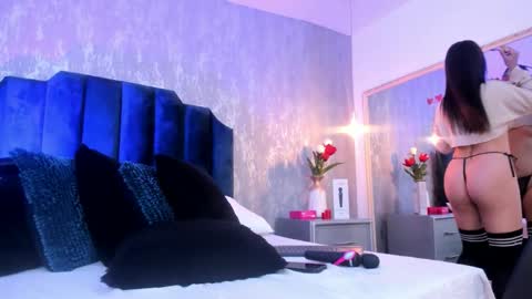 Isis ariany  online show from December 17, 1:04 pm