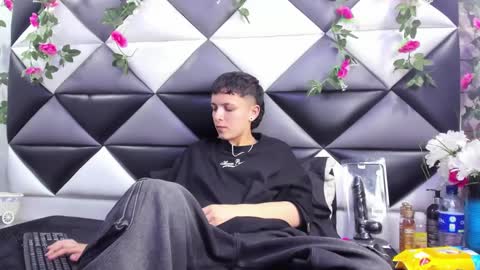 Snapshot of megan_thompsonn_ chatting on October 4, 3:34 am megan_thompsonn_ online show from October 4, 3:34 am