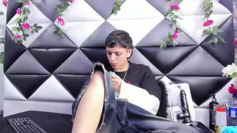 Snapshot of megan_thompsonn_ chatting on October 16, 2:36 am megan_thompsonn_ online show from October 16, 2:36 am