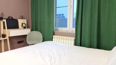 Michelle online show from November 18, 5:30 am