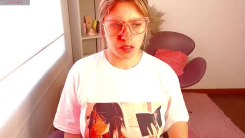 Snapshot of meganlk chatting on February 4, 12:11 pm MEGAN online show from February 4, 12:11 pm