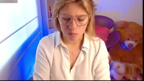 Snapshot of meganlk chatting on February 10, 5:30 pm MEGAN online show from February 10, 5:30 pm