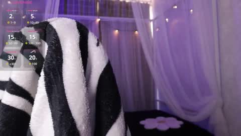 meganpeach_ online show from February 28, 1:32 pm