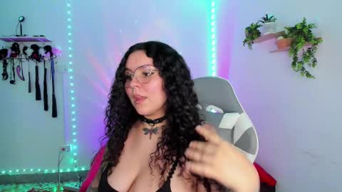 Snapshot of meggan_millerr chatting on September 29, 12:38 am online show from September 29, 12:38 am