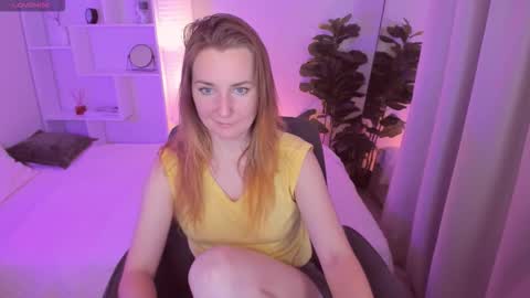 Meggy online show from November 3, 1:37 pm