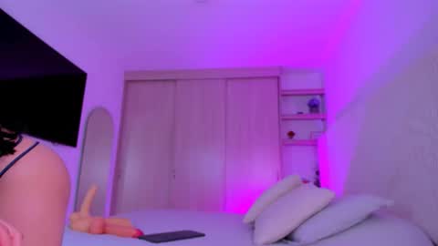 melanie_diaz online show from November 23, 2:36 am