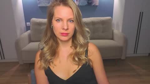 Melanie Bennett online show from January 10, 7:24 am