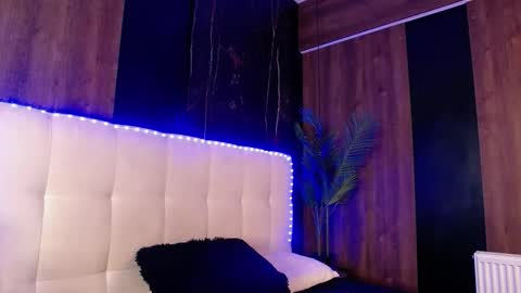 melanniebrown online show from February 24, 7:40 am