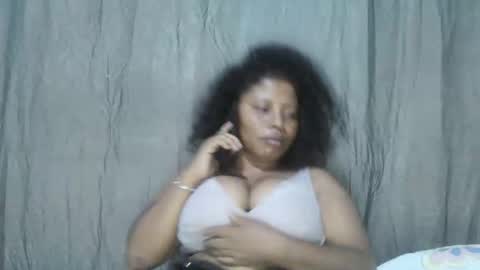 Snapshot of meld2599 chatting on October 19, 1:02 pm meld2599 online show from October 19, 1:02 pm