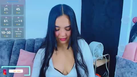    Independent model online show from November 27, 4:15 am