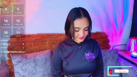    Independent model online show from November 7, 8:20 am