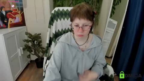 Melissa online show from February 8, 3:27 pm