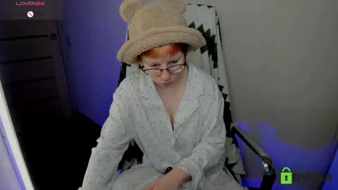 Melissa online show from December 4, 9:26 pm