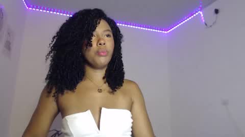 Snapshot of mell_rossi chatting on October 26, 7:53 pm mell_rossi online show from October 26, 7:53 pm
