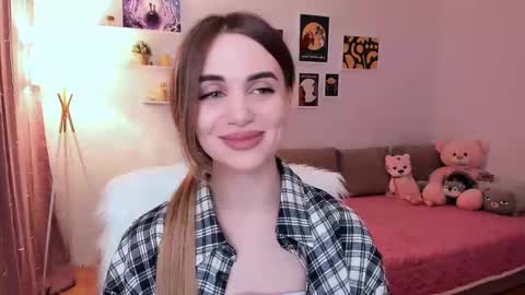 Tessa online show from March 6, 9:31 pm