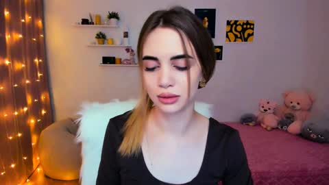 Tessa online show from February 2, 8:08 pm