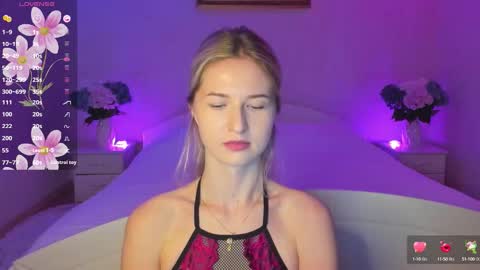 Mellina online show from September 19, 7:02 pm