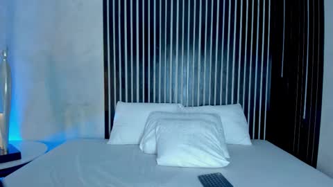 melody phillips online show from March 26, 5:53 am