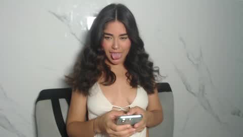 melody phillips online show from April 14, 6:57 am