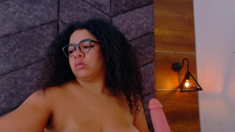  Memphis Williams  online show from April 10, 6:30 am