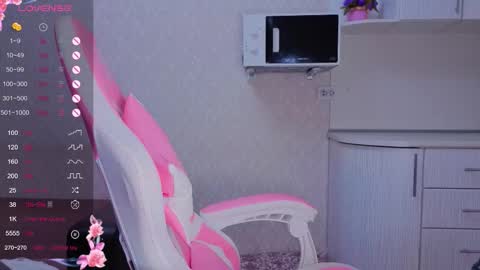 meowli online show from December 22, 4:43 pm