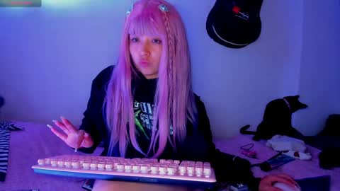 meowmelf online show from May 4, 10:46 pm