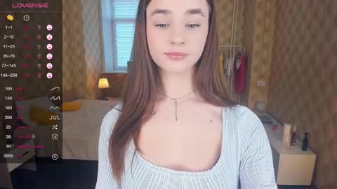 Julie online show from November 10, 10:10 am