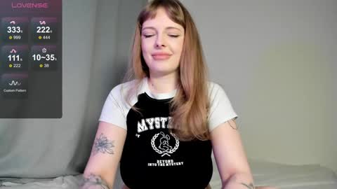 Snapshot of mercedescutee chatting on January 11, 1:22 pm mercedescutee online show from January 11, 1:22 pm