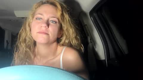 mezzy69 online show from November 16, 9:32 am