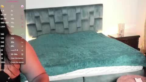 mia___velvet__ online show from May 24, 3:38 am
