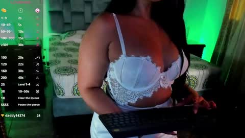 mia___velvet__ online show from May 20, 11:51 am