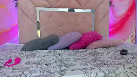 mia__blaze_ online show from December 15, 3:01 am