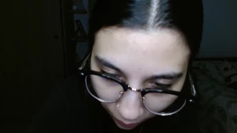 Mia online show from December 18, 4:50 am