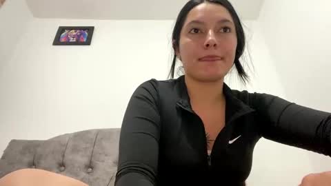 Mia  online show from November 21, 3:08 am