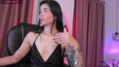 Mia online show from April 14, 9:59 pm