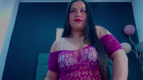 C A L L  M E  M I A  online show from November 4, 5:45 am