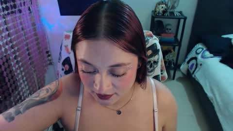 Snapshot of mia_adams_red chatting on September 24, 12:53 am mia online show from September 24, 12:53 am