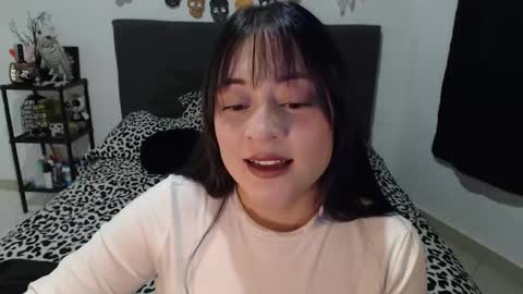 Snapshot of mia_adams_red chatting on December 27, 12:29 am mia online show from December 27, 12:29 am