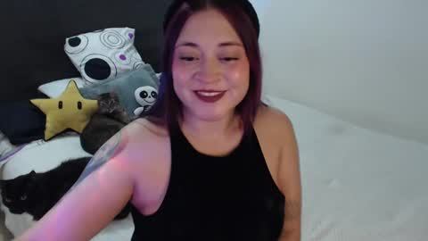 Snapshot of mia_adams_red chatting on September 11, 2:12 am mia online show from September 11, 2:12 am